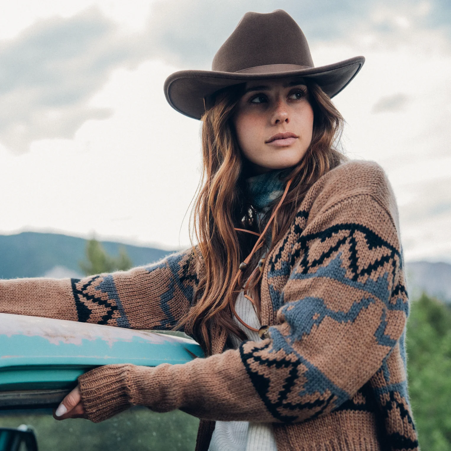 Steer Head Cropped Cardigan