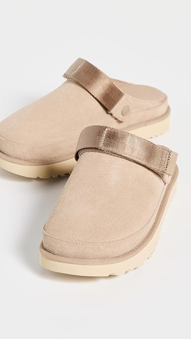 UGG Women's Goldenstar ClogUGG Women's Goldenstar Clog