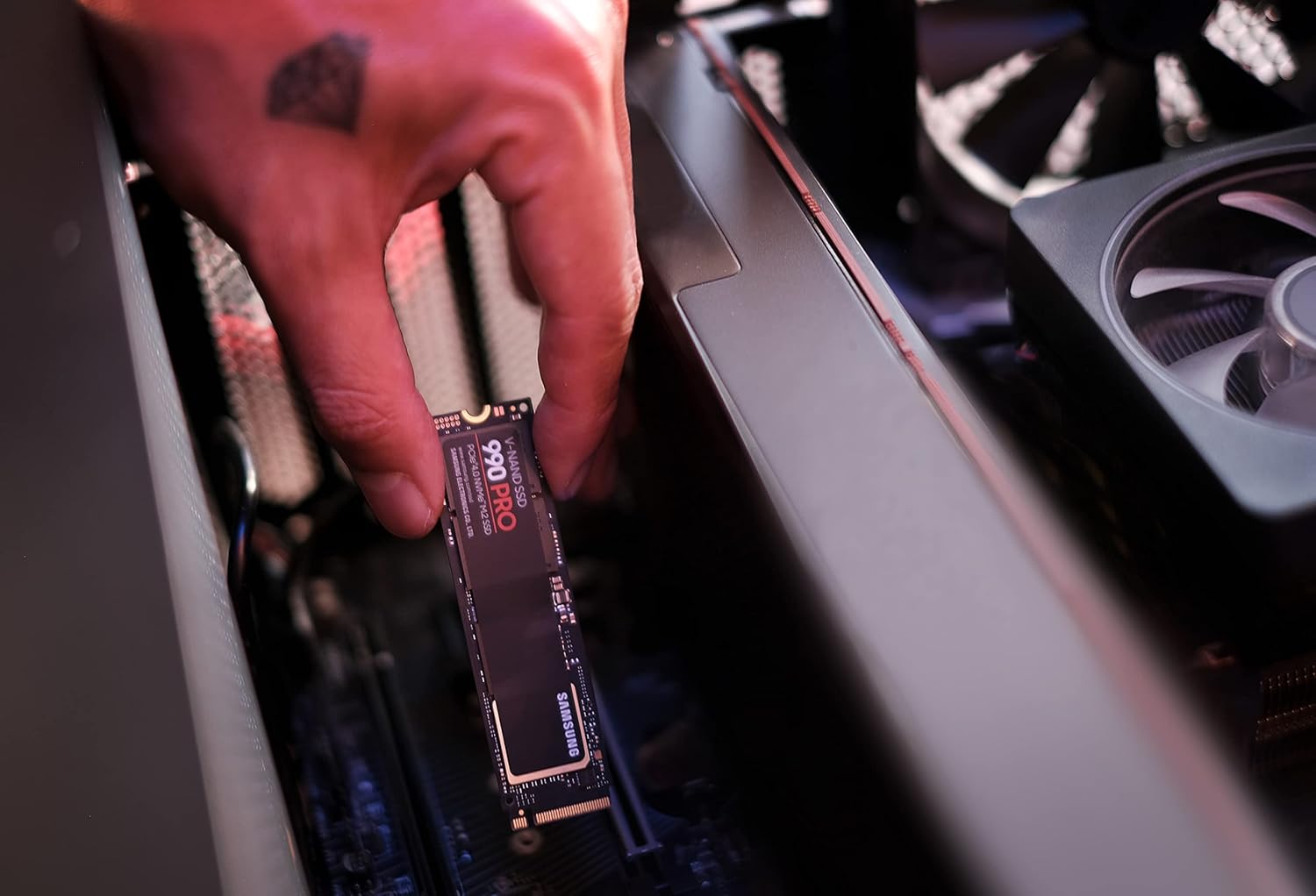 Samsung 990 Pro PCIe 4.0 SSD with Nickel Heatsink Flagship 2TB