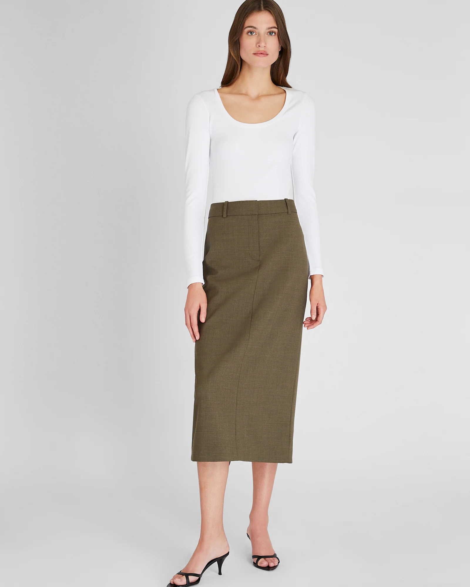 Bowee Long-Sleeve Scoop Neck Tee