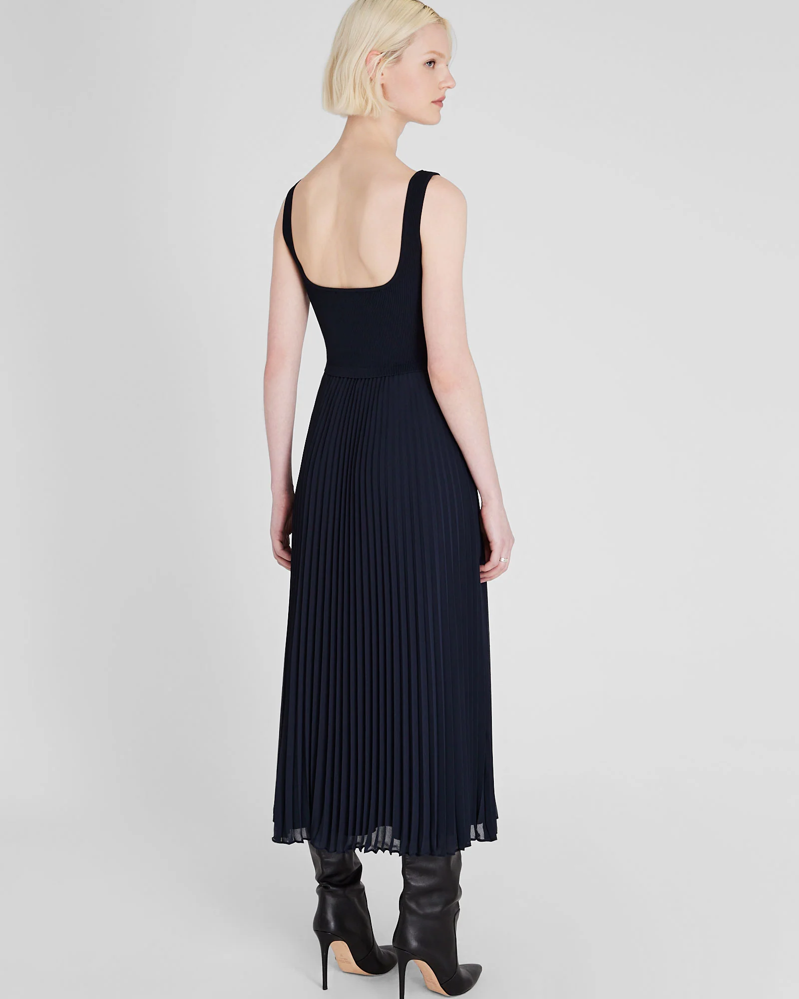 Sleeveless Knit Pleated Maxi Dress