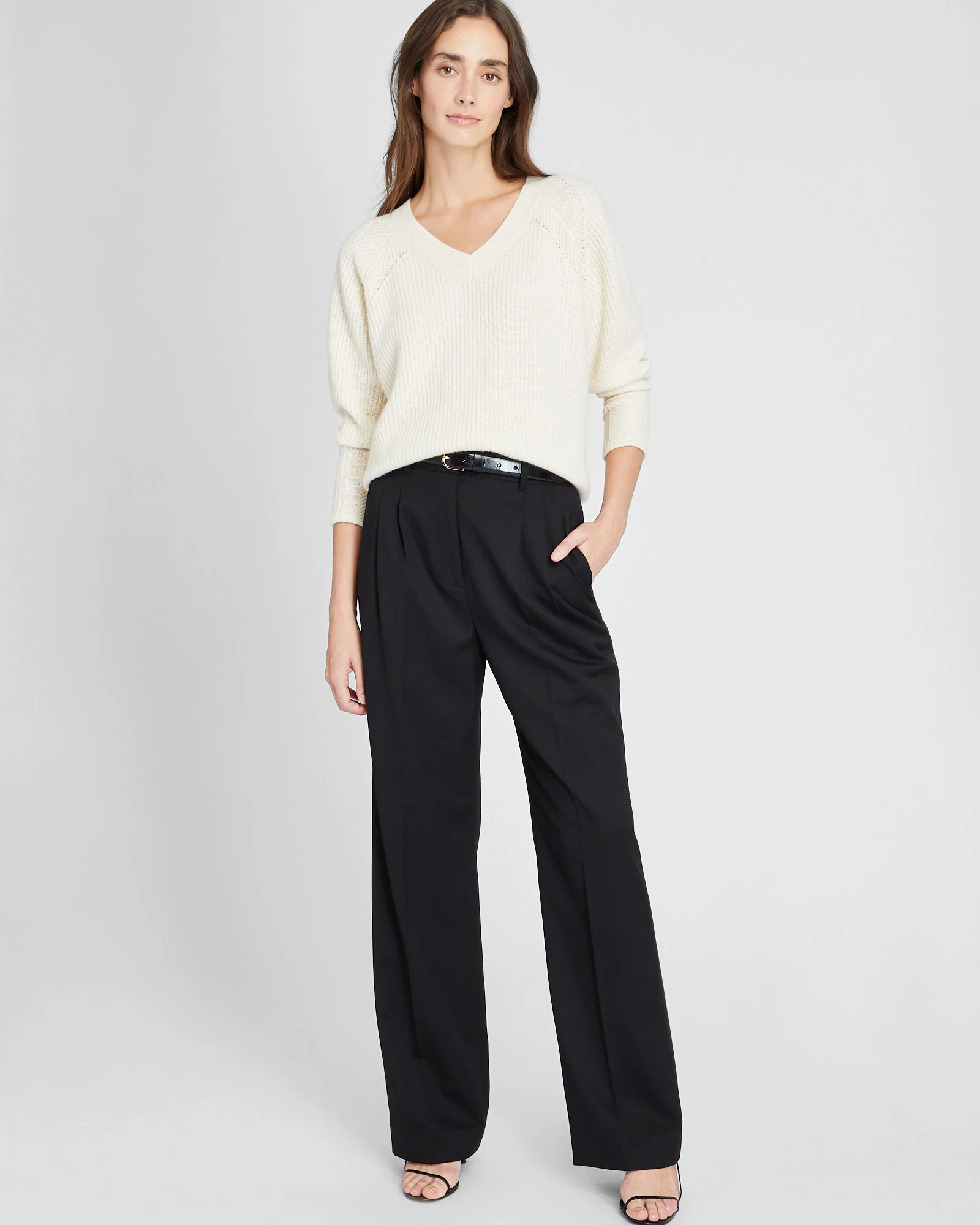 Lightweight Wool Pleated Trouser