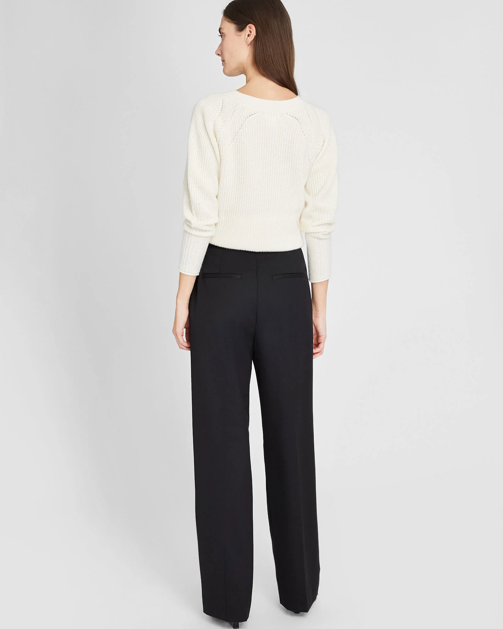 Lightweight Wool Pleated Trouser