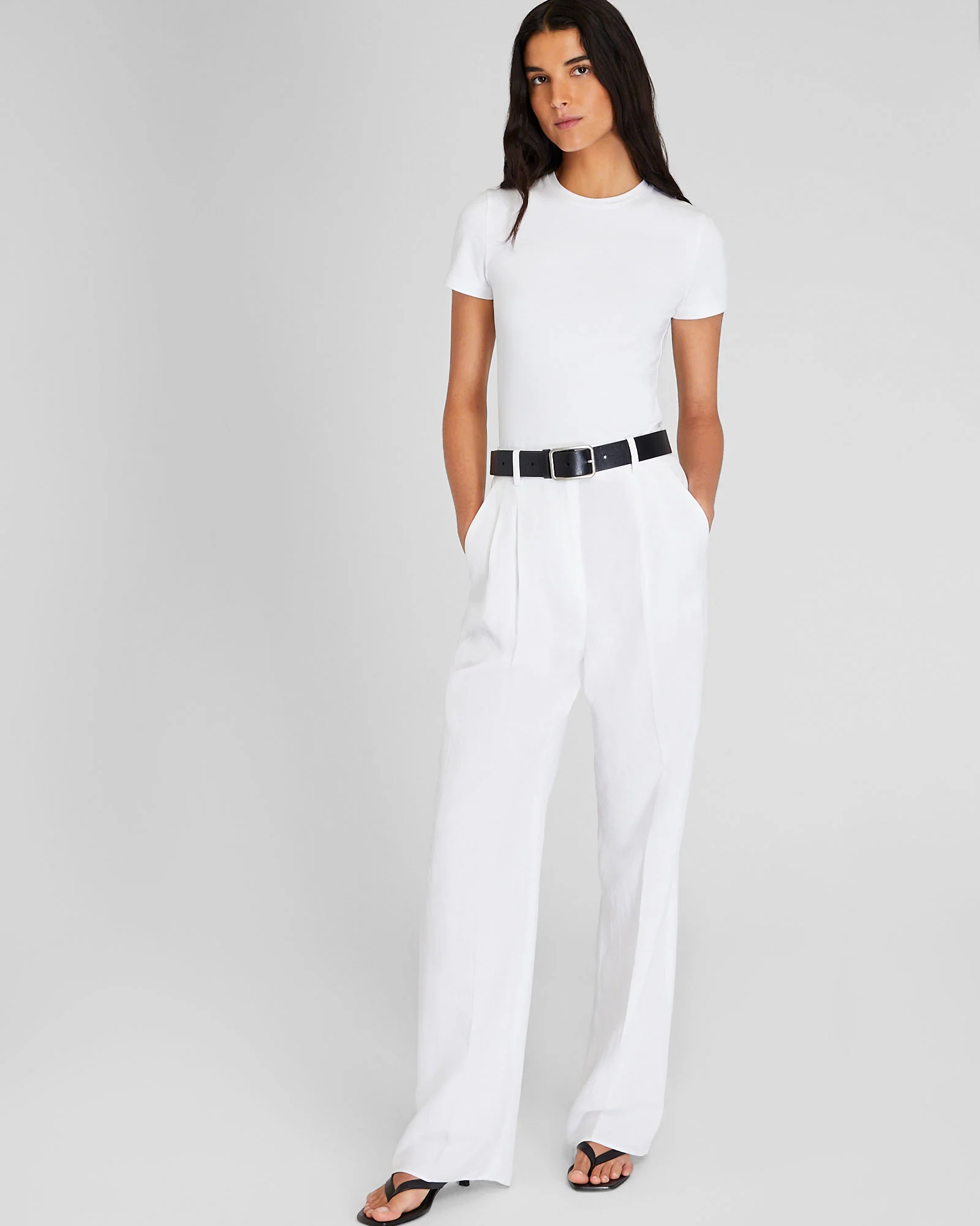 Pleated Lightweight Trouser