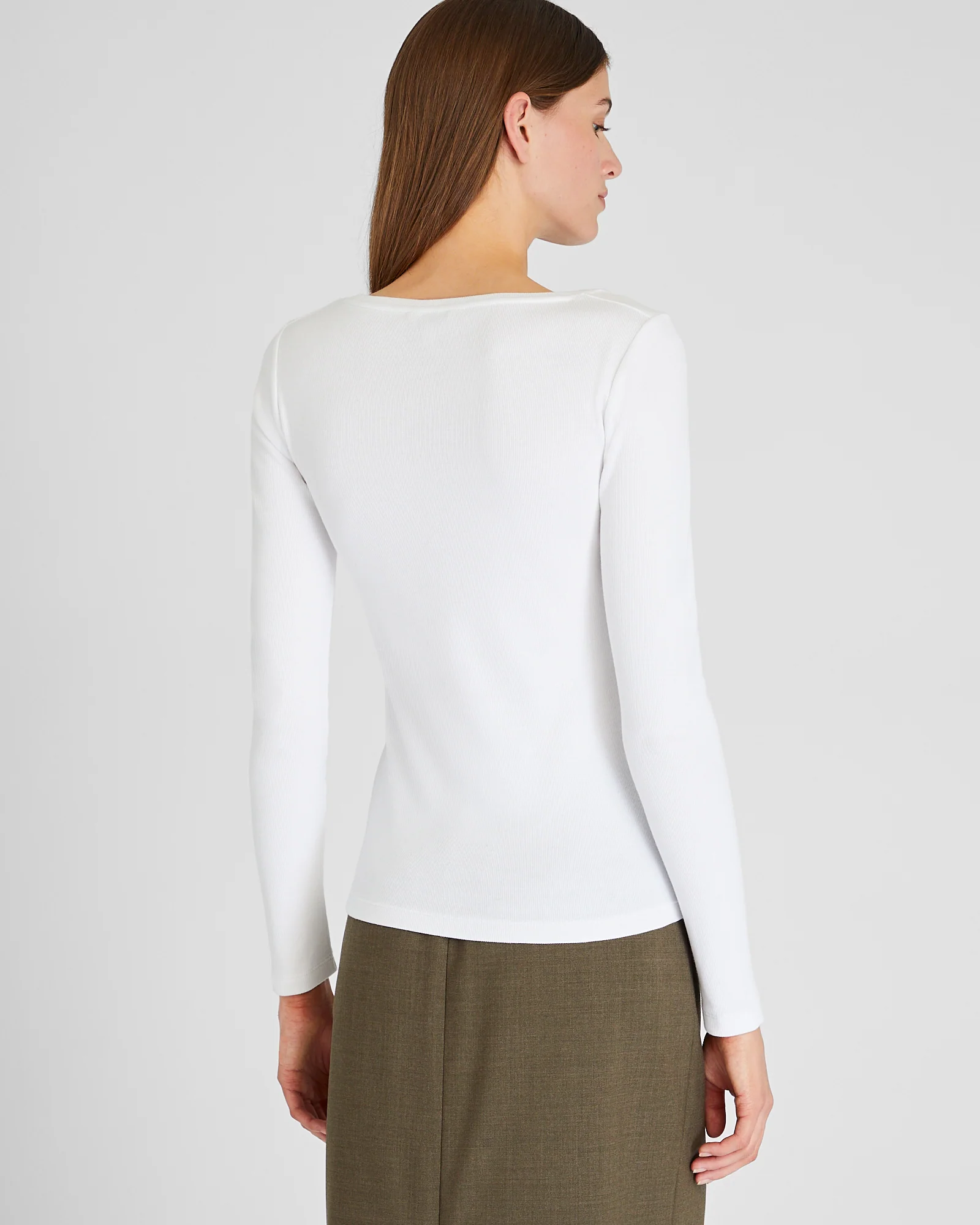 Bowee Long-Sleeve Scoop Neck Tee