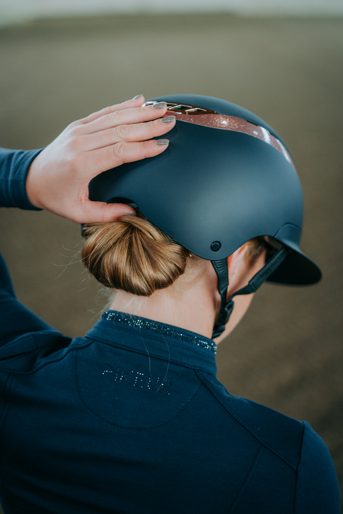 AIRLUXE SUPREME L.V.<br>RIDING HELMET