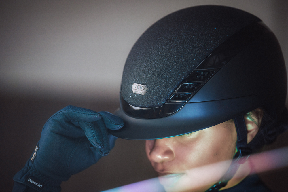 AIRLUXE SUPREME GLAM SHORT VISOR<br>RIDING HELMET