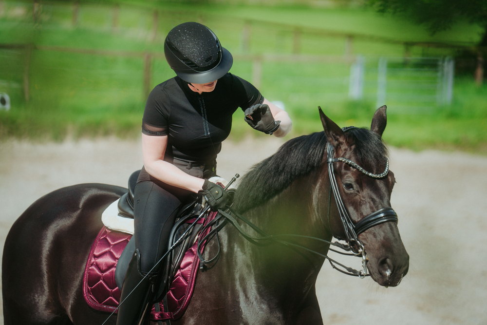 AIRLUXE SUPREME GLAM LONG VISOR<br>RIDING HELMET