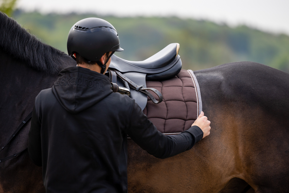 PERFORMANCE CONTRAST<br>SADDLE CLOTH