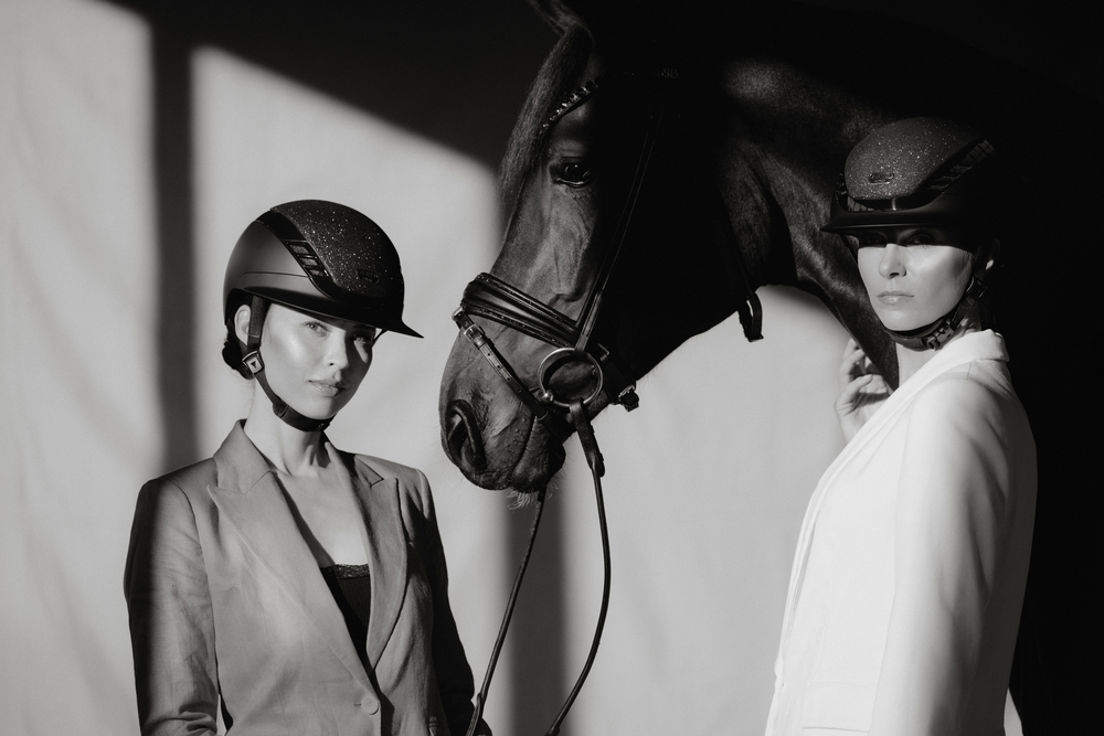 AIRLUXE SUPREME GLAM SHORT VISOR<br>RIDING HELMET
