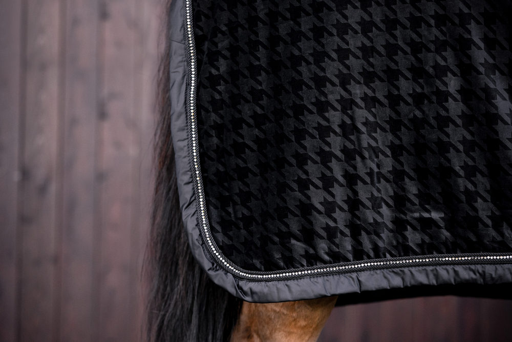 VELVET ESSENCE LIMITED<br>SHOWRUG