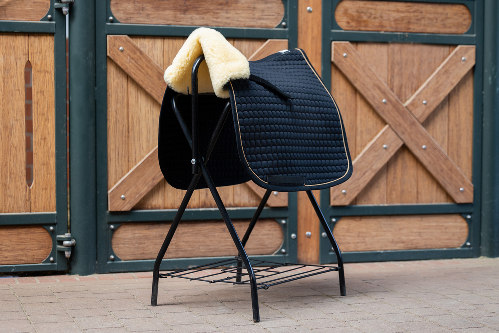 LAMBSKIN<br>SADDLE UNDERLAY