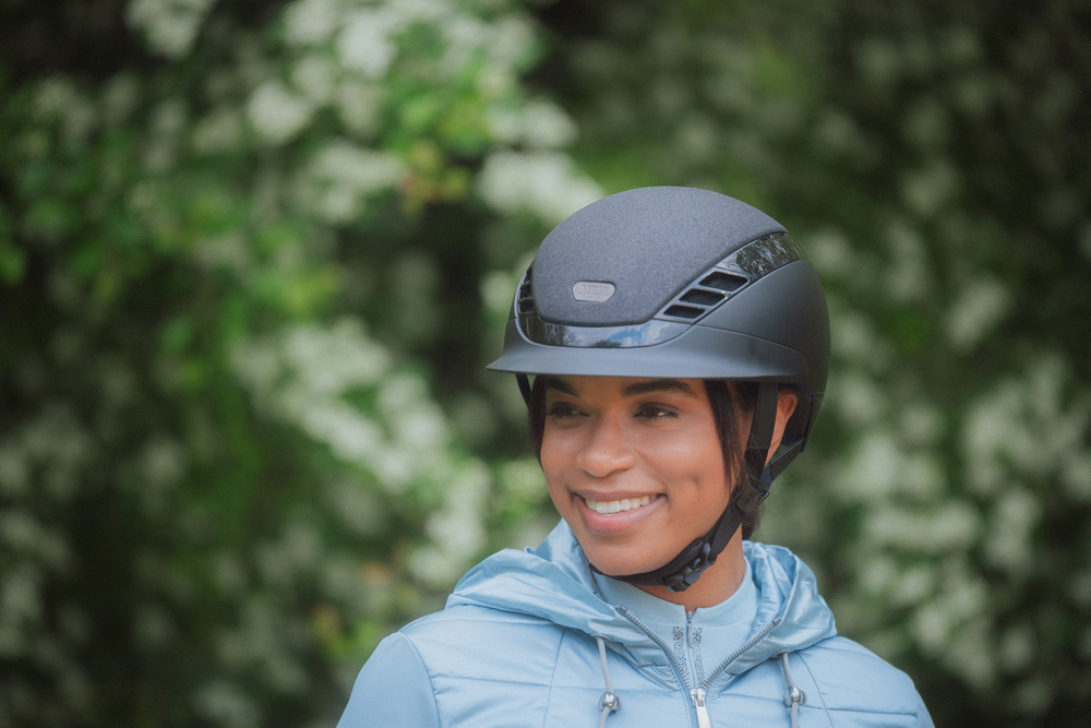 AIRLUXE SUPREME GLAM SHORT VISOR<br>RIDING HELMET