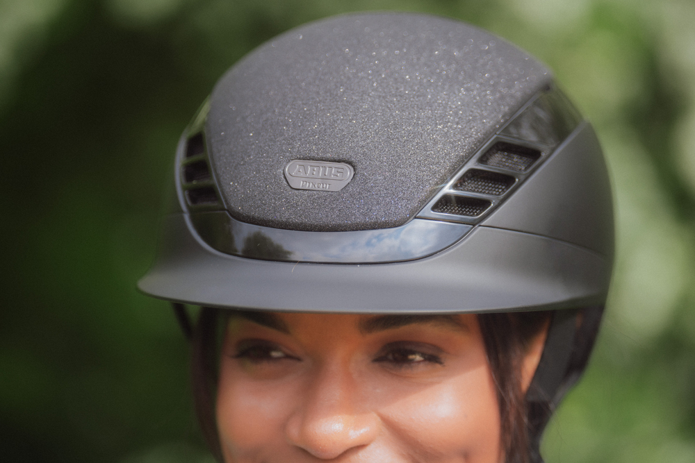 AIRLUXE SUPREME GLAM SHORT VISOR<br>RIDING HELMET