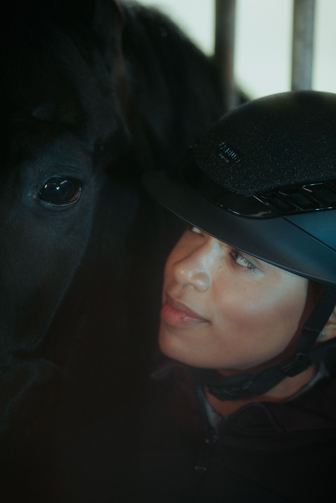 AIRLUXE SUPREME GLAM SHORT VISOR<br>RIDING HELMET
