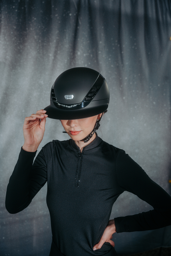 AIRLUXE PURE LONG VISOR<br>RIDING HELMET