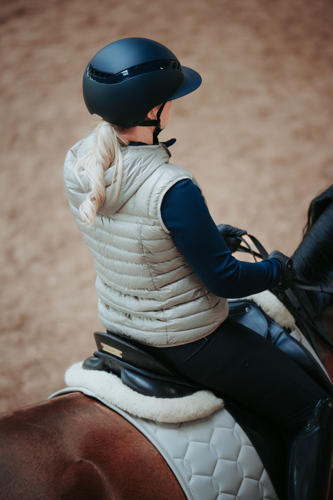 AIRLUXE PURE LONG VISOR<br>RIDING HELMET