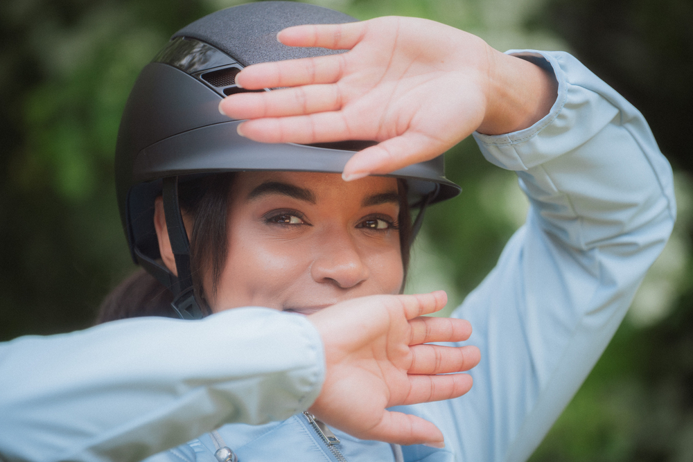 AIRLUXE SUPREME GLAM SHORT VISOR<br>RIDING HELMET