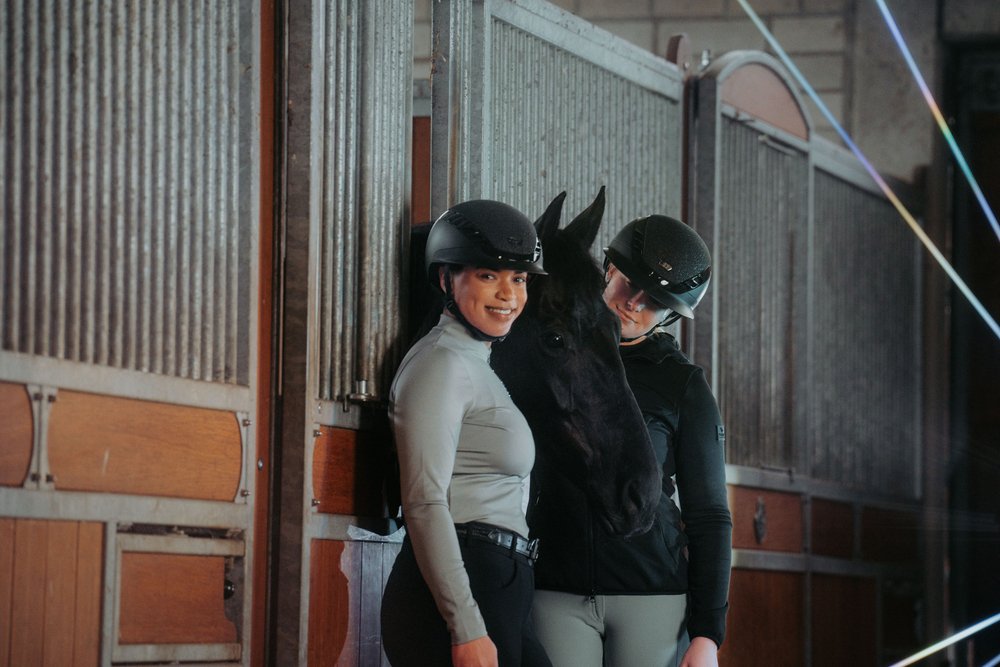 AIRLUXE SUPREME GLAM SHORT VISOR<br>RIDING HELMET
