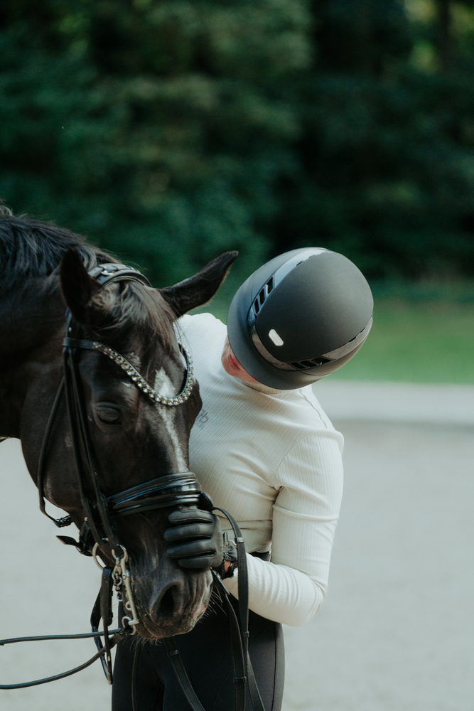 AIRLUXE SUPREME<br>RIDING HELMET