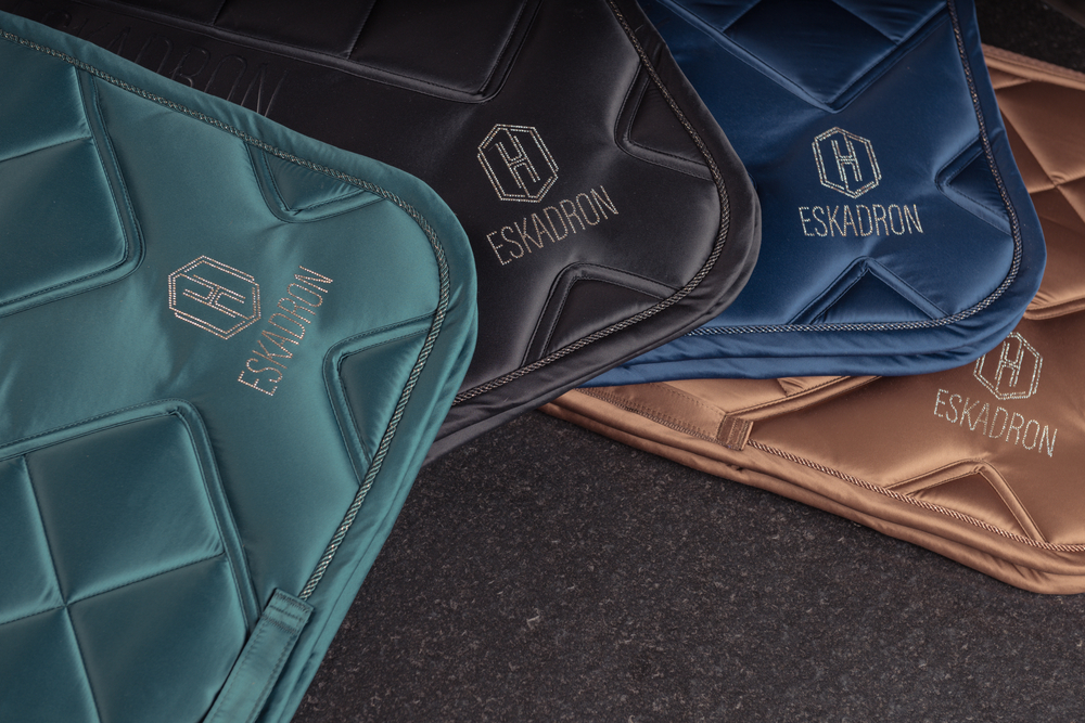 BICROSS MATTGLOSS<br>SADDLE CLOTH