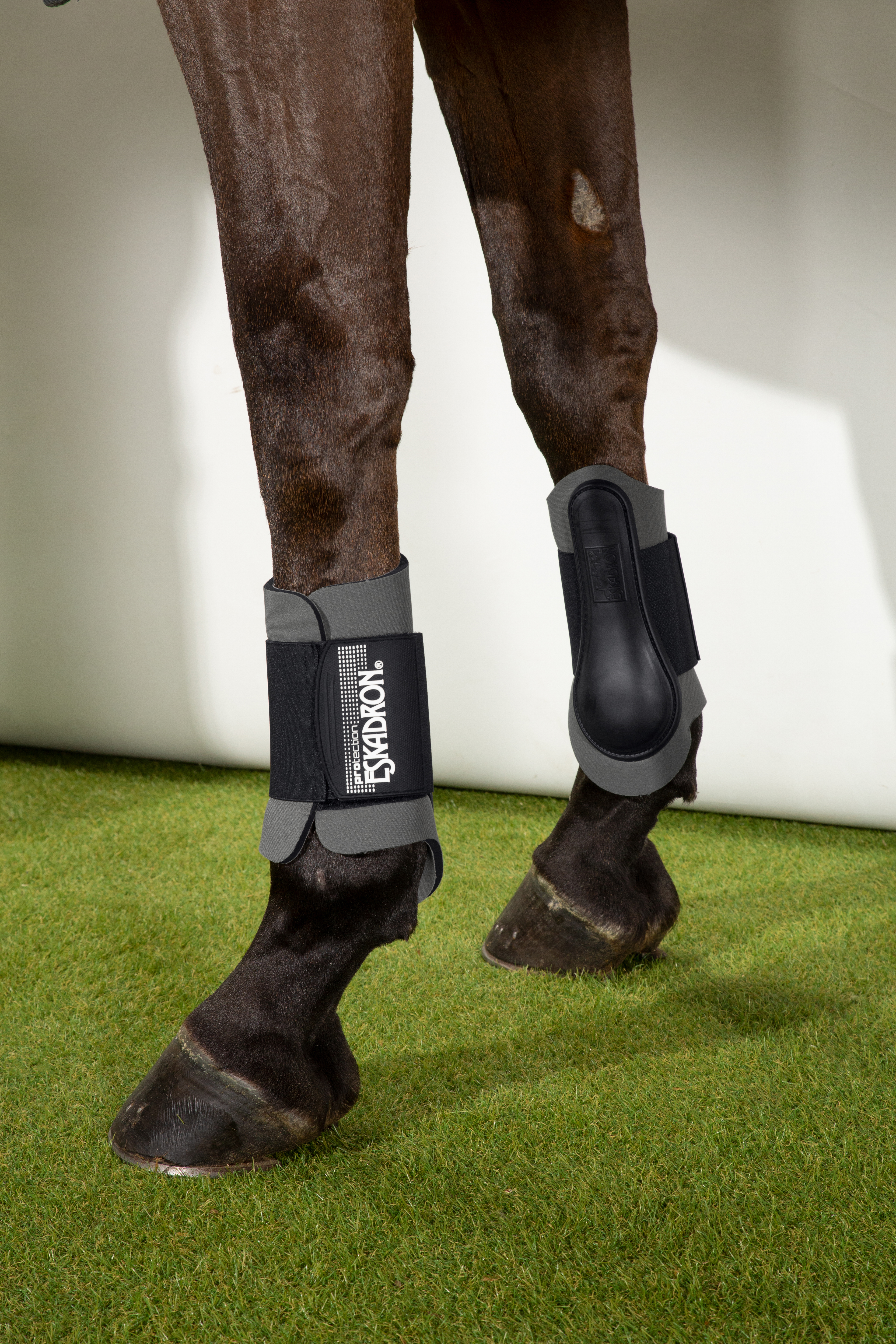 NEO-BOOTS F<br>TENDON BOOTS