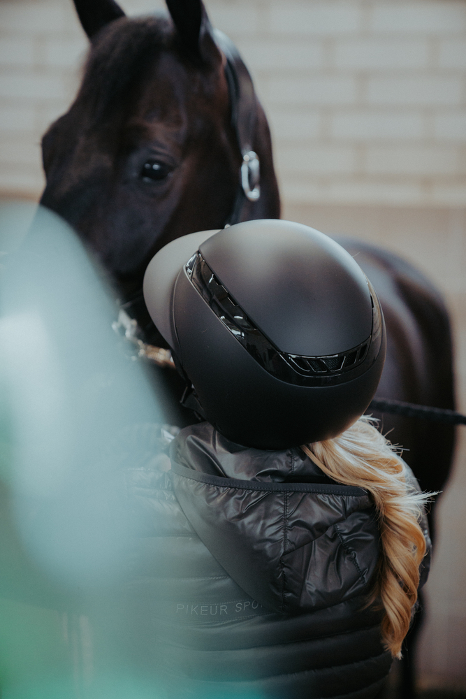 AIRLUXE PURE LONG VISOR<br>RIDING HELMET