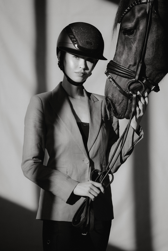 AIRLUXE SUPREME GLAM LONG VISOR<br>RIDING HELMET