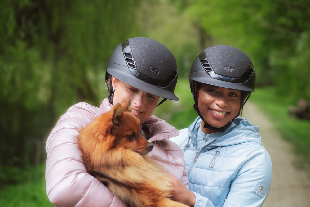 AIRLUXE SUPREME GLAM SHORT VISOR<br>RIDING HELMET