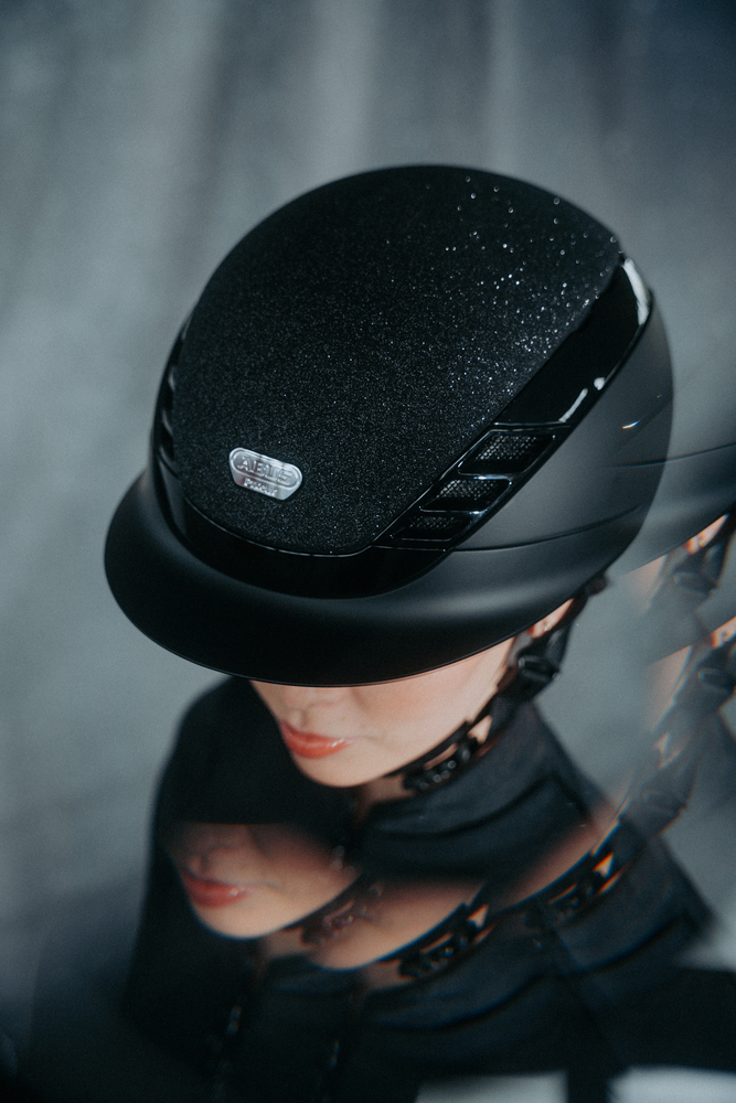AIRLUXE SUPREME GLAM SHORT VISOR<br>RIDING HELMET