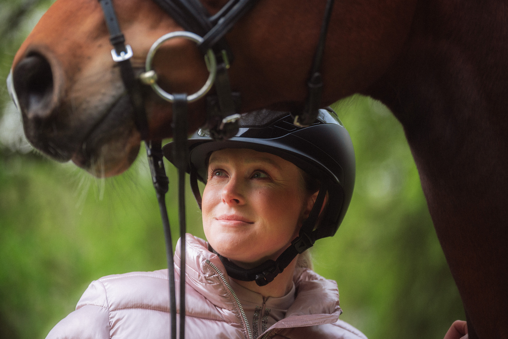 AIRLUXE SUPREME GLAM LONG VISOR<br>RIDING HELMET