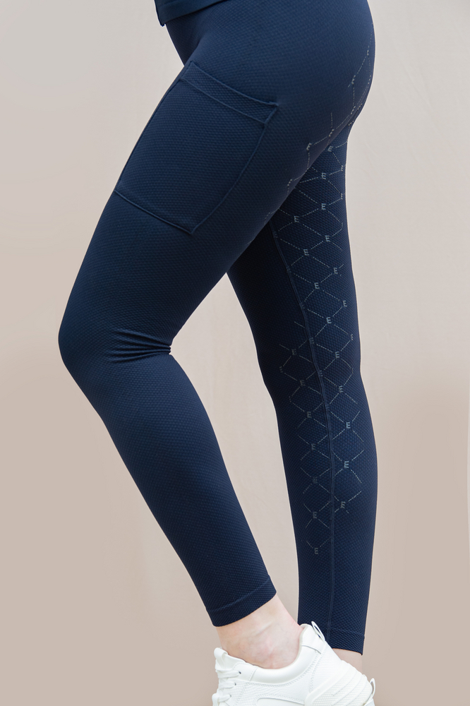 SEAMLESS<br>RIDING TIGHT