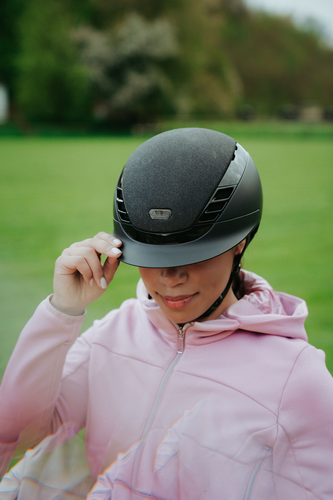 AIRLUXE SUPREME GLAM SHORT VISOR<br>RIDING HELMET