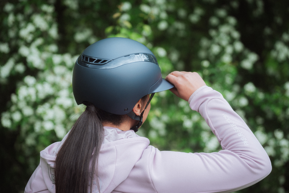 AIRLUXE PURE LONG VISOR<br>RIDING HELMET