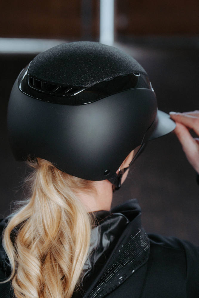 AIRLUXE SUPREME GLAM LONG VISOR<br>RIDING HELMET