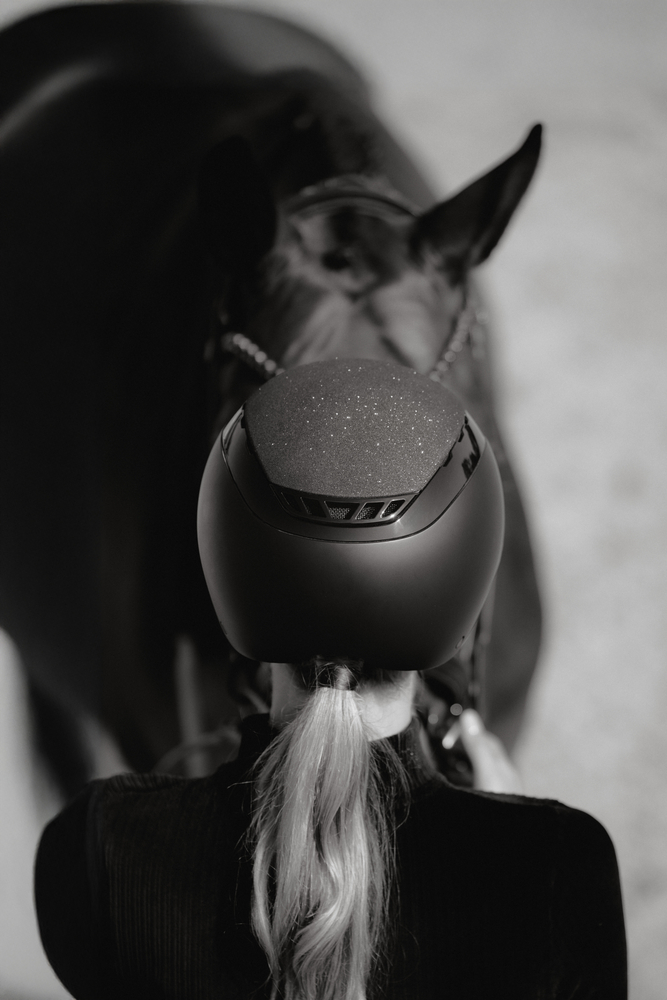 AIRLUXE SUPREME GLAM SHORT VISOR<br>RIDING HELMET