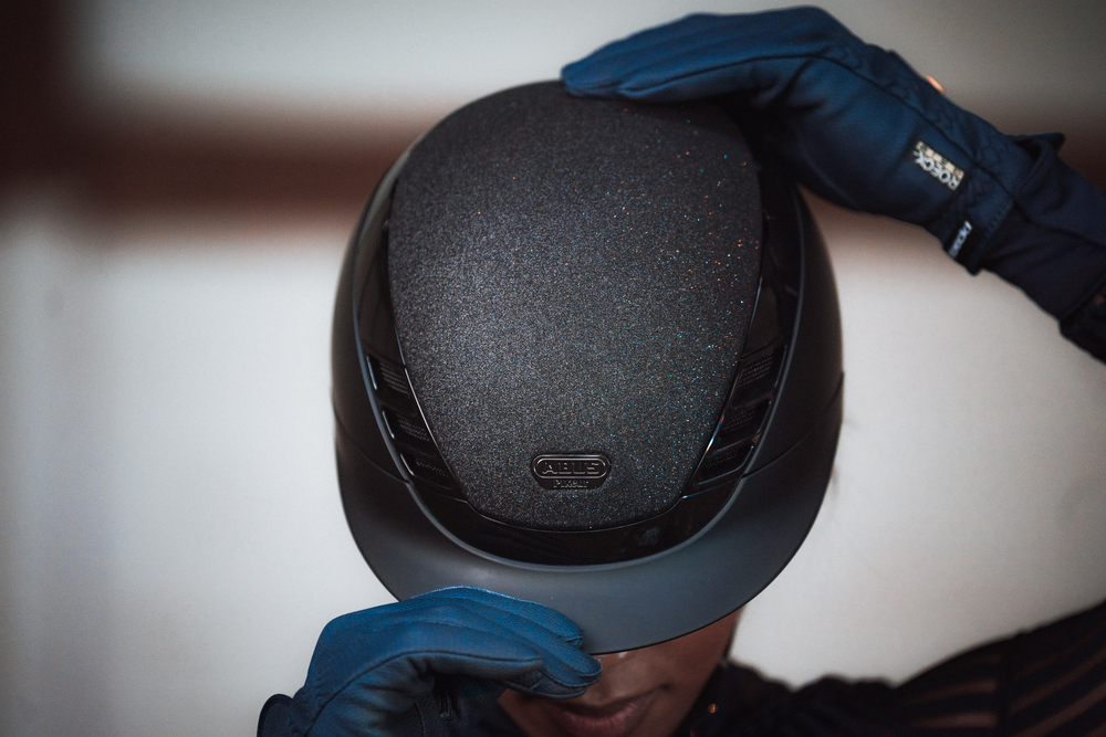 AIRLUXE SUPREME GLAM SHORT VISOR<br>RIDING HELMET