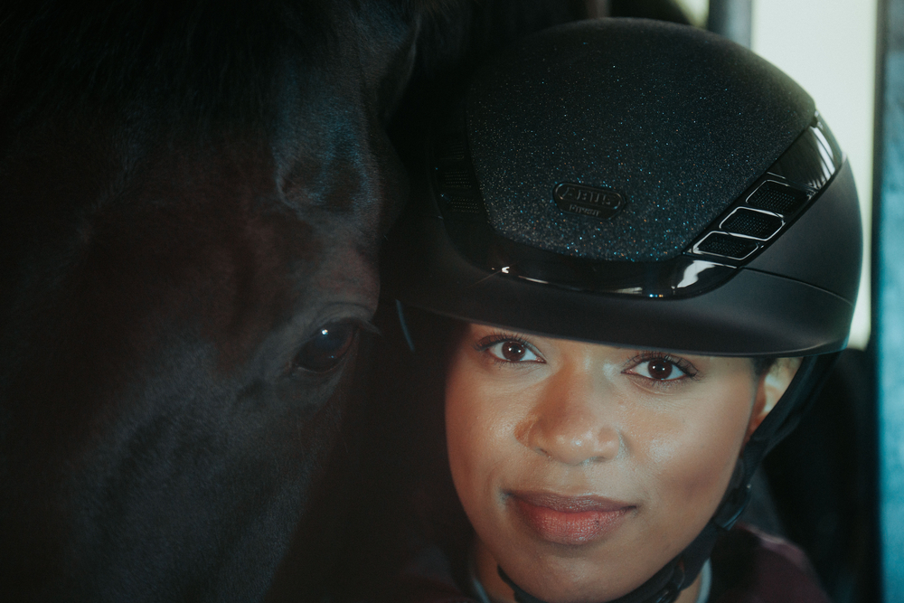 AIRLUXE SUPREME GLAM SHORT VISOR<br>RIDING HELMET