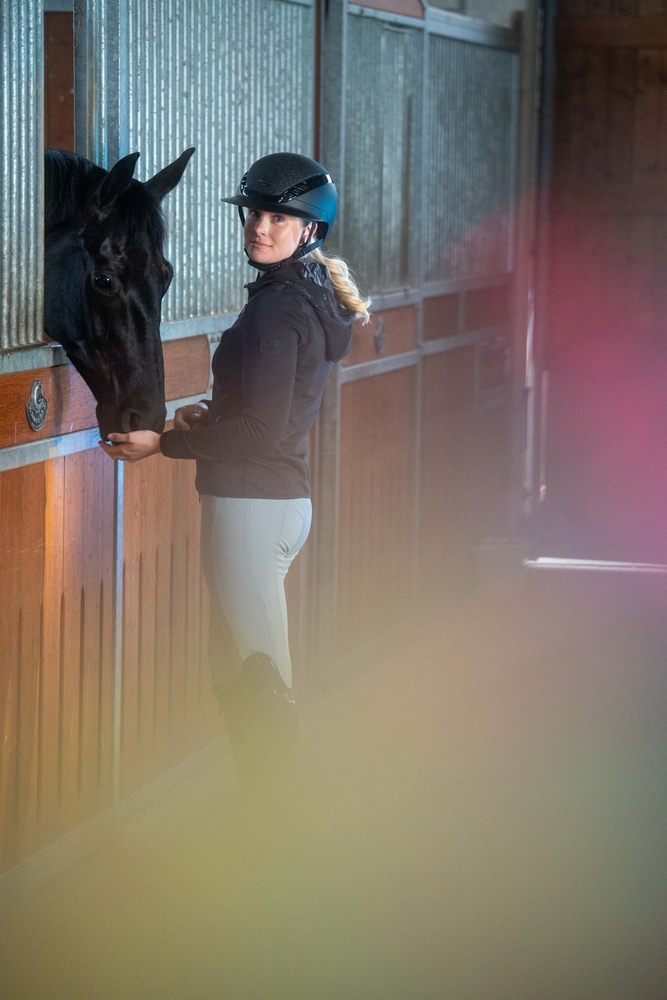 AIRLUXE SUPREME GLAM LONG VISOR<br>RIDING HELMET