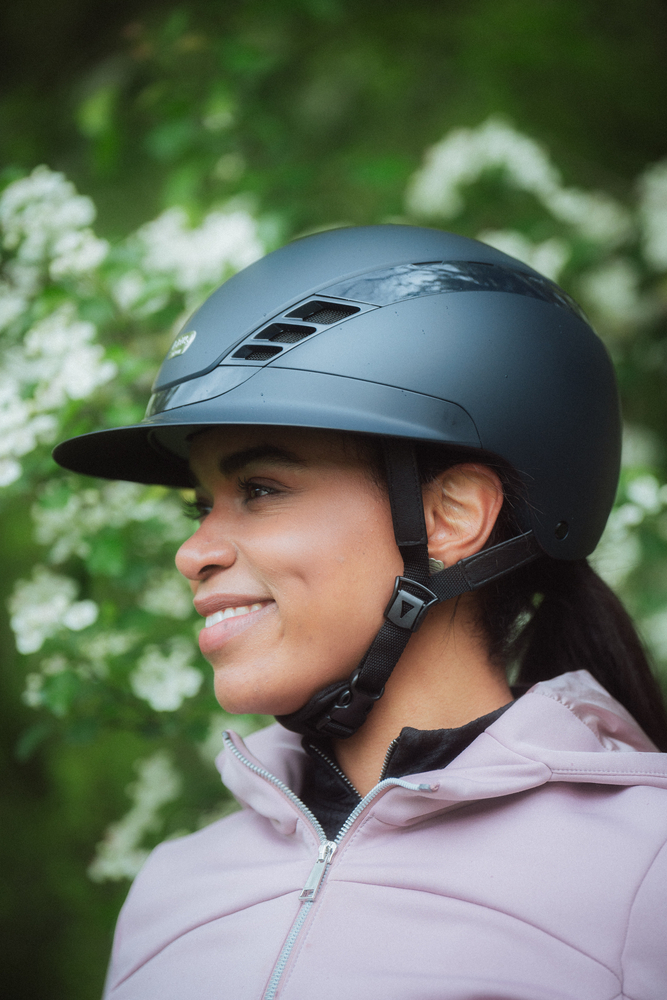 AIRLUXE PURE LONG VISOR<br>RIDING HELMET