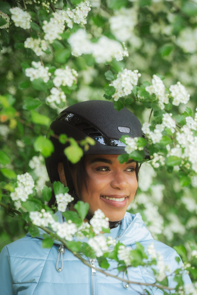 AIRLUXE SUPREME GLAM SHORT VISOR<br>RIDING HELMET