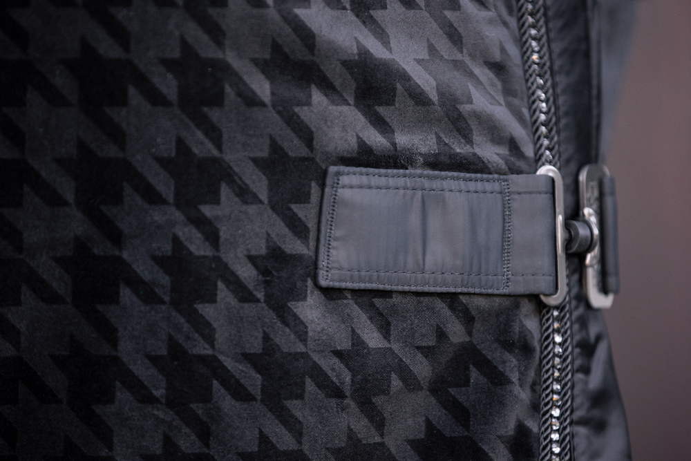 VELVET ESSENCE LIMITED<br>SHOWRUG