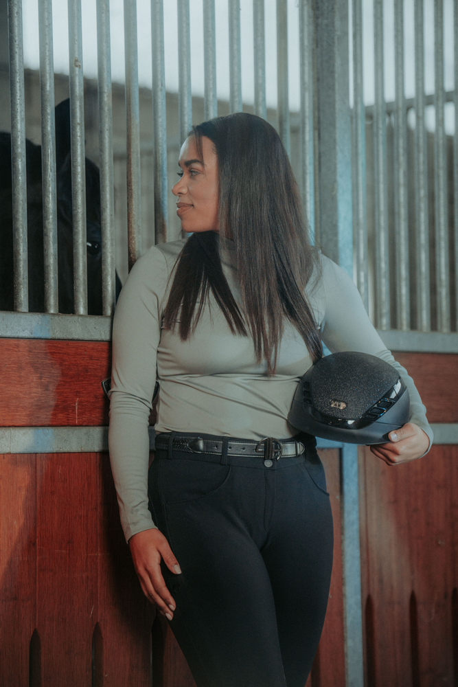 AIRLUXE SUPREME GLAM SHORT VISOR<br>RIDING HELMET