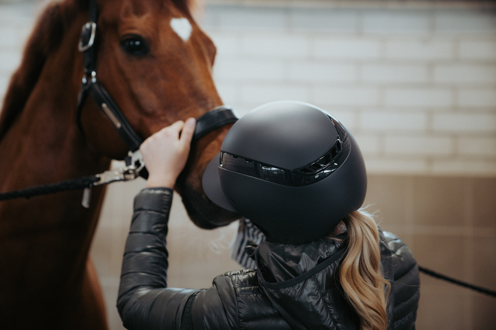 AIRLUXE PURE LONG VISOR<br>RIDING HELMET