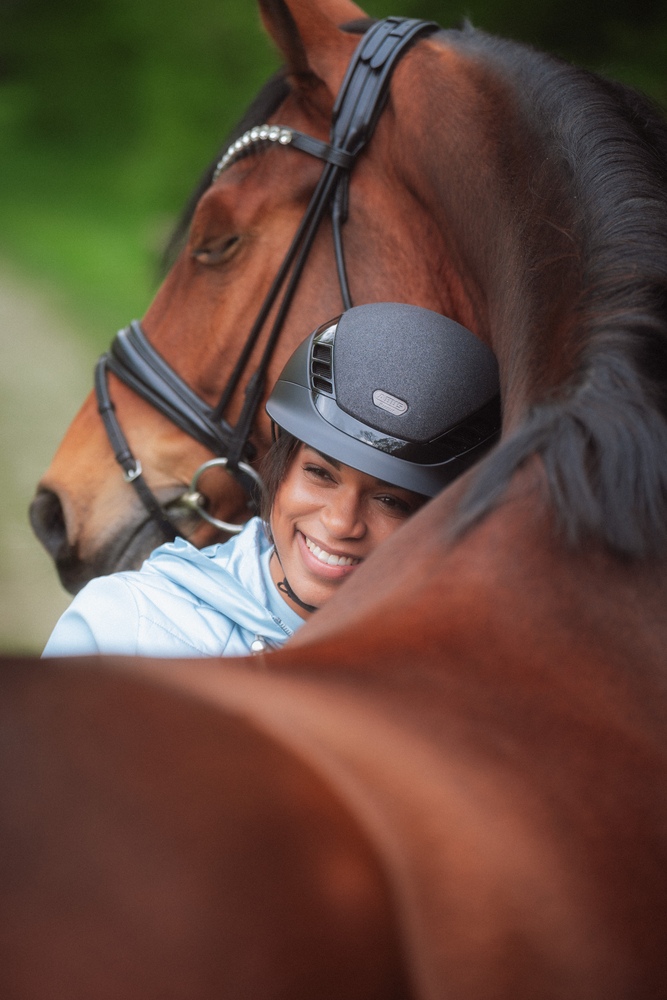 AIRLUXE SUPREME GLAM SHORT VISOR<br>RIDING HELMET