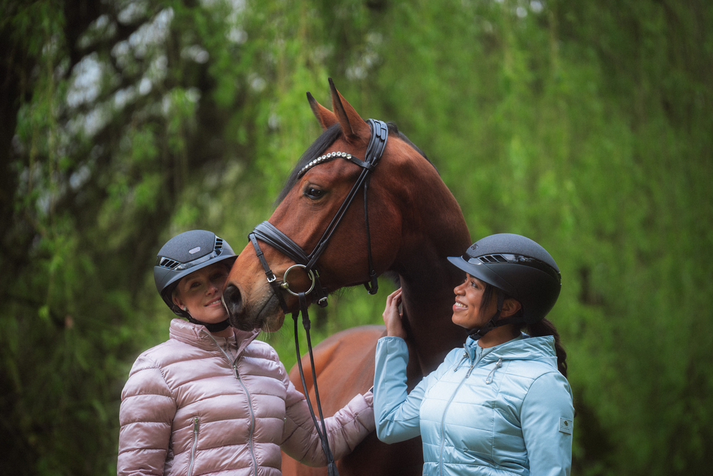 AIRLUXE SUPREME GLAM SHORT VISOR<br>RIDING HELMET