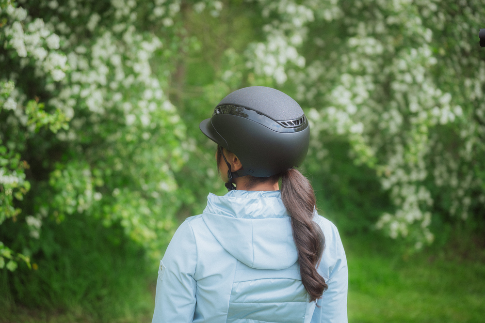 AIRLUXE SUPREME GLAM SHORT VISOR<br>RIDING HELMET