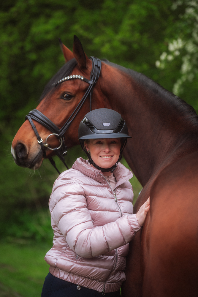 AIRLUXE SUPREME GLAM LONG VISOR<br>RIDING HELMET