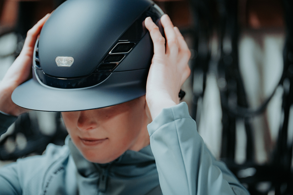 AIRLUXE PURE LONG VISOR<br>RIDING HELMET
