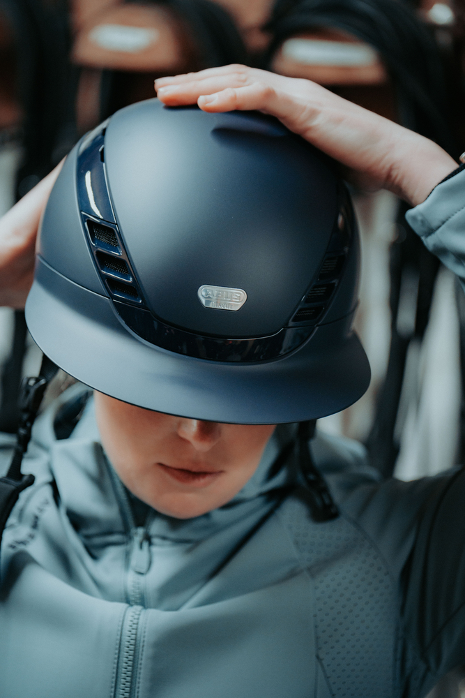 AIRLUXE PURE LONG VISOR<br>RIDING HELMET